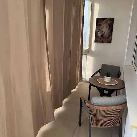 Apartment Newly Renovated Flat Next To Forest Park Prag