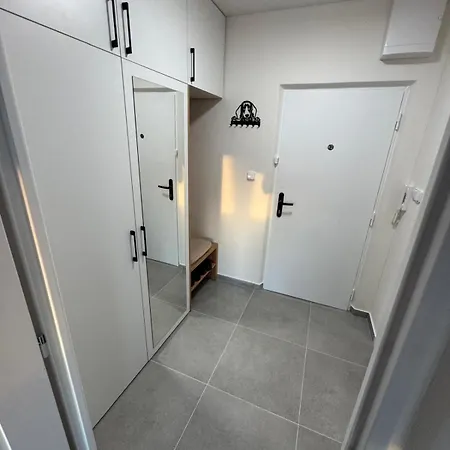 Newly Renovated Flat Next To Forest Park Lejlighed Prag
